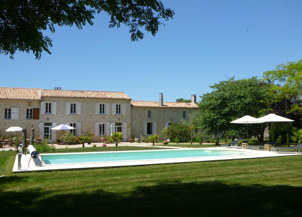 Bed and Breakfast Domaine Du Papillon Lesparre-Médoc Exteriér fotografie