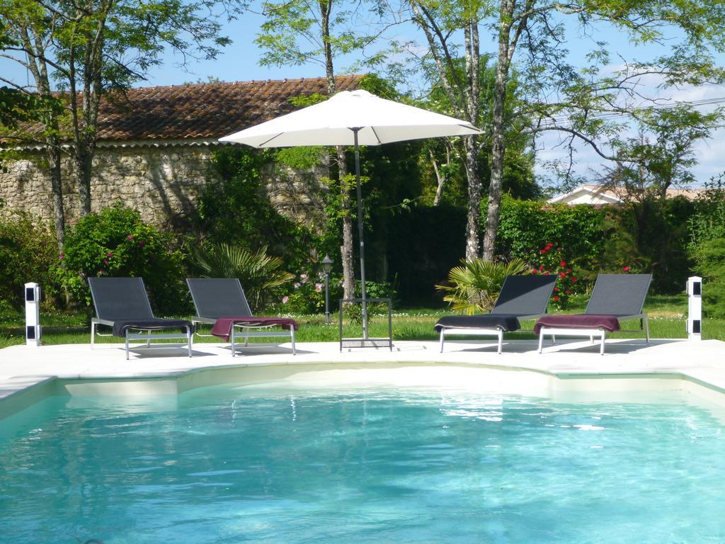 Bed and Breakfast Domaine Du Papillon Lesparre-Médoc Exteriér fotografie